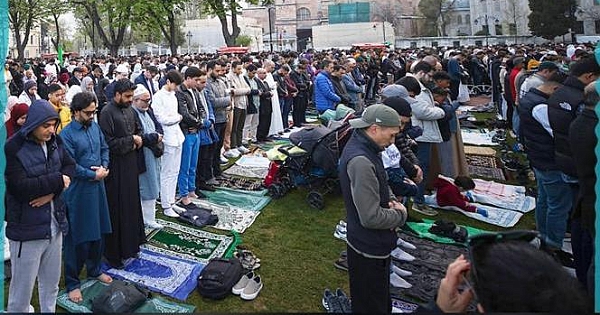 Dünyada Bayram Namazı