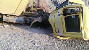 Kayaya çarpan kamyonun şoförü yaralandı