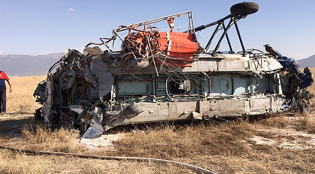 Orman yangınına giden helikopter düştü