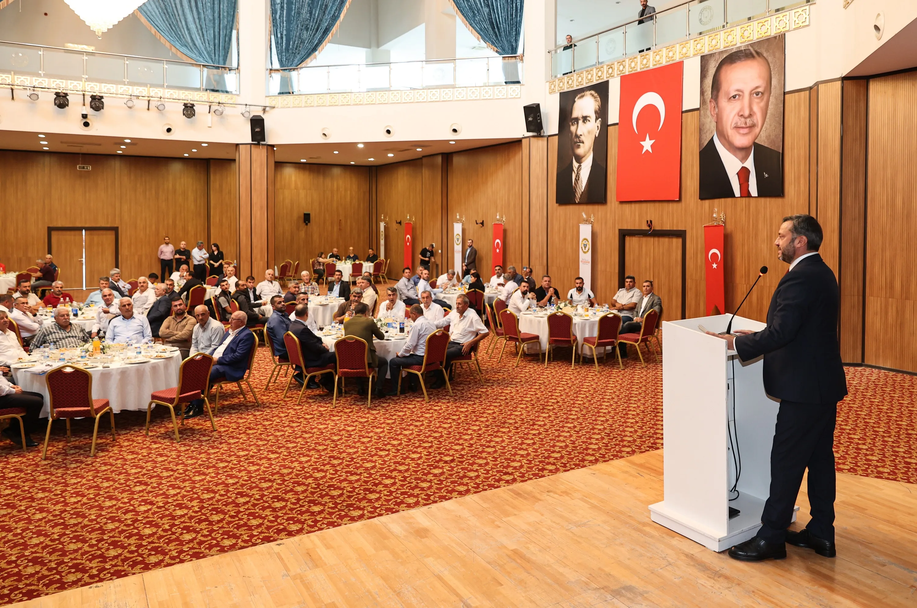 Başkan Kocaispir Yüreğir'in Muhtarlarıyla Buluştu 