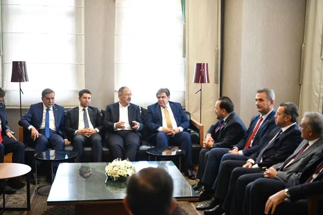 Mehmet Özhaseki'den Sarıçam Belediyesi'ne Ziyaret