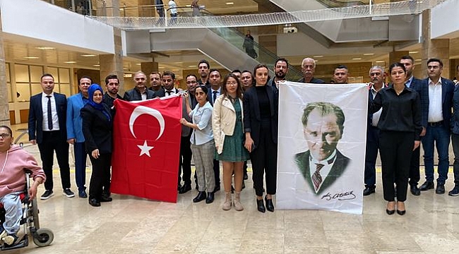 Türk Büro Sen Adana 2. Nolu Şubesi Atatürk'ü Andı