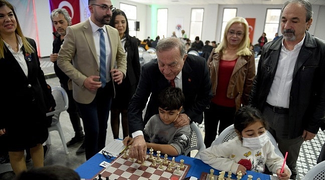 Seyhan'da Satranç Turnuvası Şölene Dönüştü