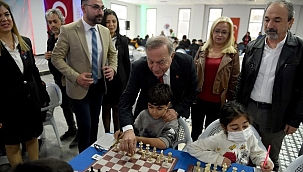 Seyhan'da Satranç Turnuvası Şölene Dönüştü