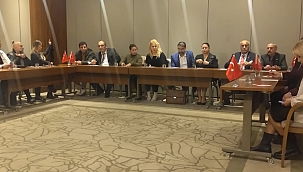 Yeni Türk Cumhuriyeti Bakanları Basın Toplantısında