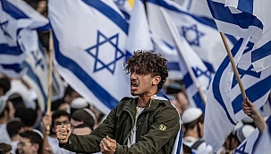 Dünyanın gözü orada... Irkçılık sloganları attılar! "Araplara ölüm, köyleri yakın