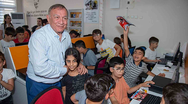 Seyhan Belediyesi'nden üniversiteyi kazanan öğrencilere destek
