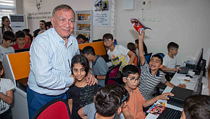 Seyhan Belediyesi'nden üniversiteyi kazanan öğrencilere destek 