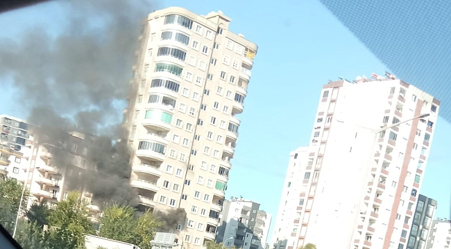 Çukurova'da Çok katlı Binada Yangın 