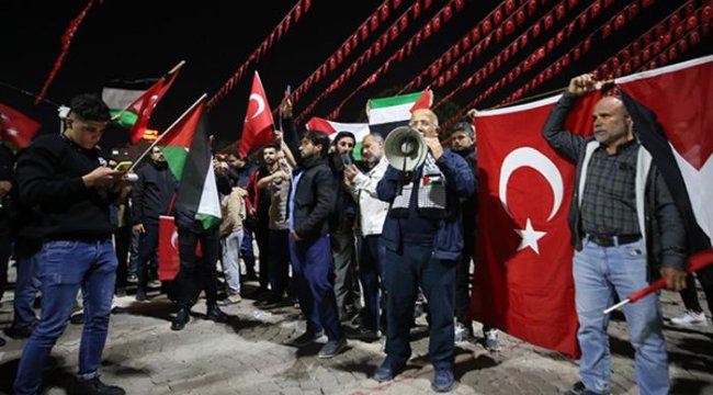 İsrail'e büyük öfke! Türkiye'nin dört bir yanından vatandaşlar sokaklara çıktı: 1 kişi hayatını kaybetti, 2 polis yaralı