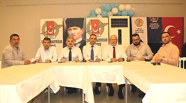 Zafer Partisi Adana'da İstifa Furyası!