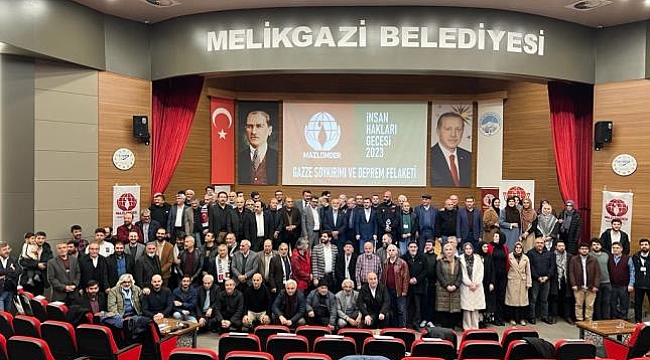 Mazlumder Kayseri'de Plaket Verdi
