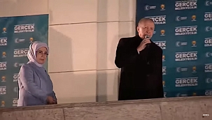 Cumhurbaşkanı Erdoğan Balkon Konuşması Yaptı