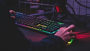 Ortaokul ve lise öğrencileri üzerinde dikkat çeken 'dijital' araştırma! Oyun bağımlılığı riski artıyor: Mutluluk düzeyi düşüyor