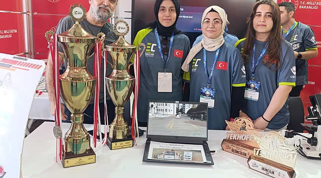 ADANA'NIN GURURLARINDAN HÜMEYRA ÖKTEN ANADOLU KIZ İMAM HATİP LISESİ TEKNOFEST'TE