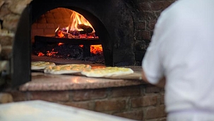 450 derece önünde vazgeçilmez lezzet mesaisi: Ramazan pidesi