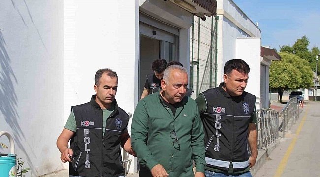 Seyhan Belediye Başkanı ile kocası da gözaltına alındı