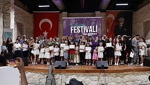 TURKUAZ SANAT FESTİVALİ'NDE KÜÇÜK YÜREKLER BÜYÜK ESERLER İCRA ETTİ 