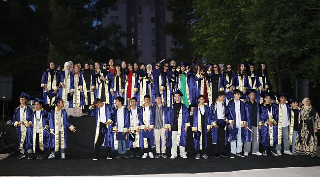 YAŞAR RUKİYE KISACIK'TA MEZUNİYET TÖRENİ: SEVİNÇ VE HÜZÜN BİR ARADA