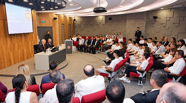 VALİ KÖŞGER LGS BİRİNCİLERİNİ AĞIRLADI