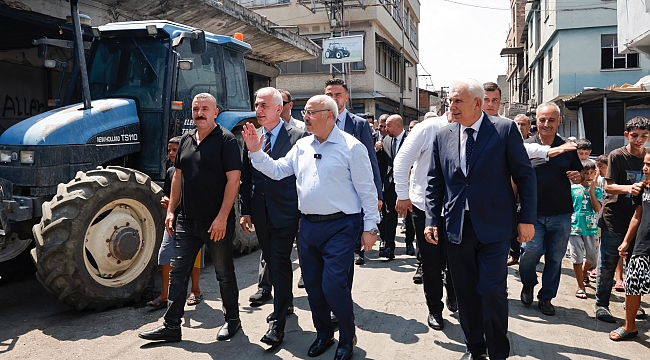 Adana Valisi Köşger Sokakta Vatandaşlarla İç İçe