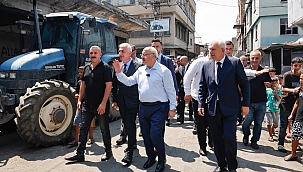 Adana Valisi Köşger Sokakta Vatandaşlarla İç İçe