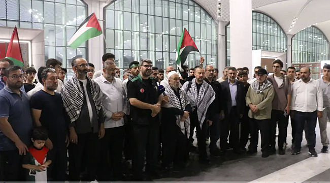 "Küresel Sumud Filosu" katılımcıları İstanbul'dan uğurlandı: Kıyamette Ebu Ubeyde ile davalık olmamak adına gidiyoruz 