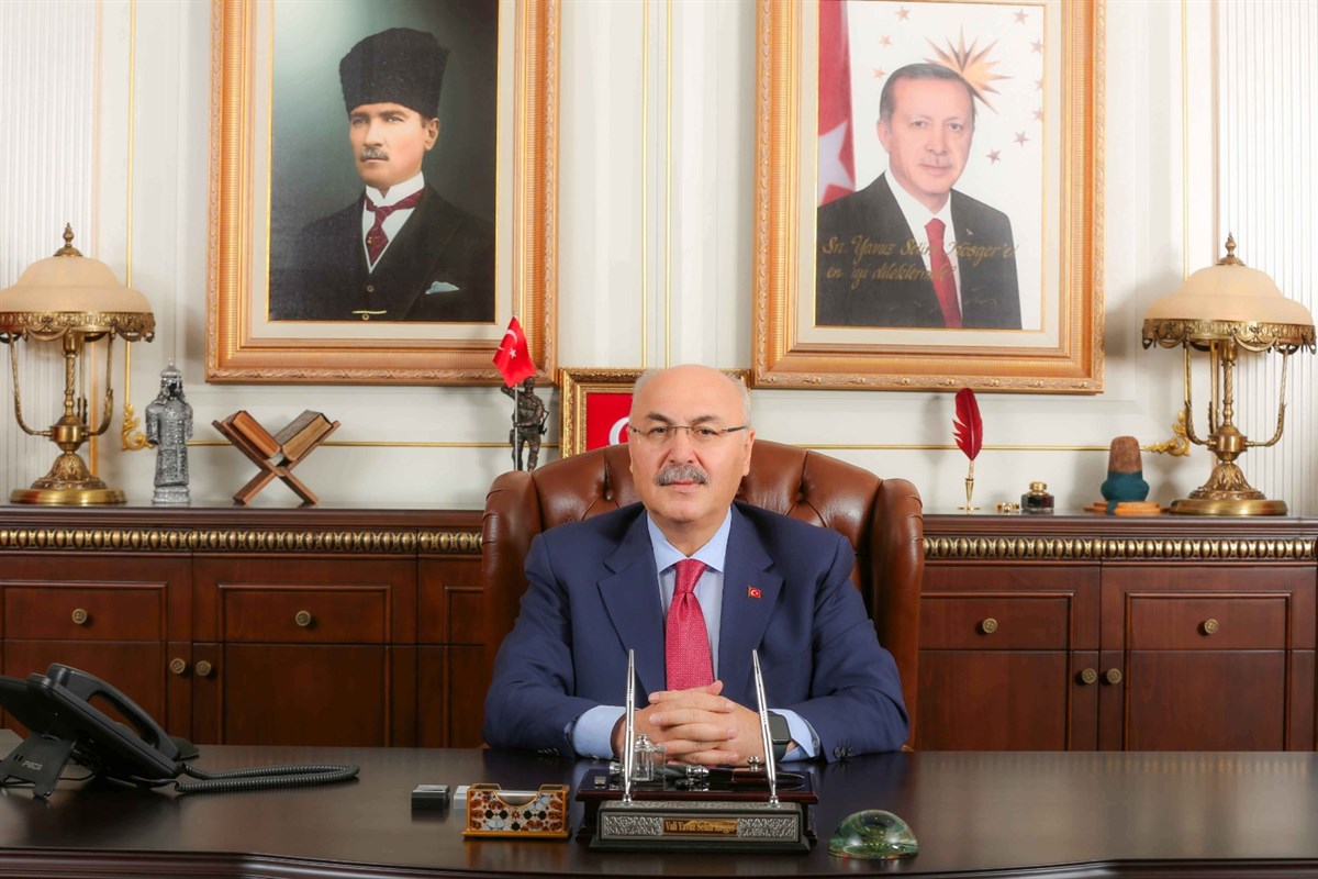 VALİ KÖŞGER'İN 24 KASIM ÖĞRETMENLER GÜNÜ MESAJI 