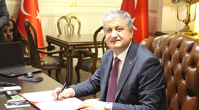 Adana Valisi göreve başladı