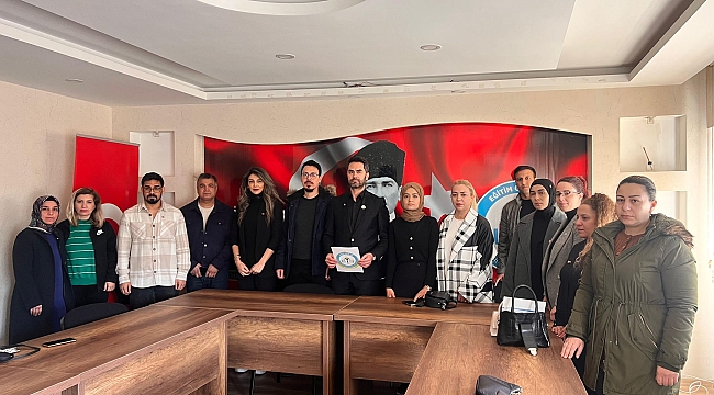 Eğitim Gücü Sen Adana Şubesi Bir Öğretmenin Öldürülmesini Kınadı